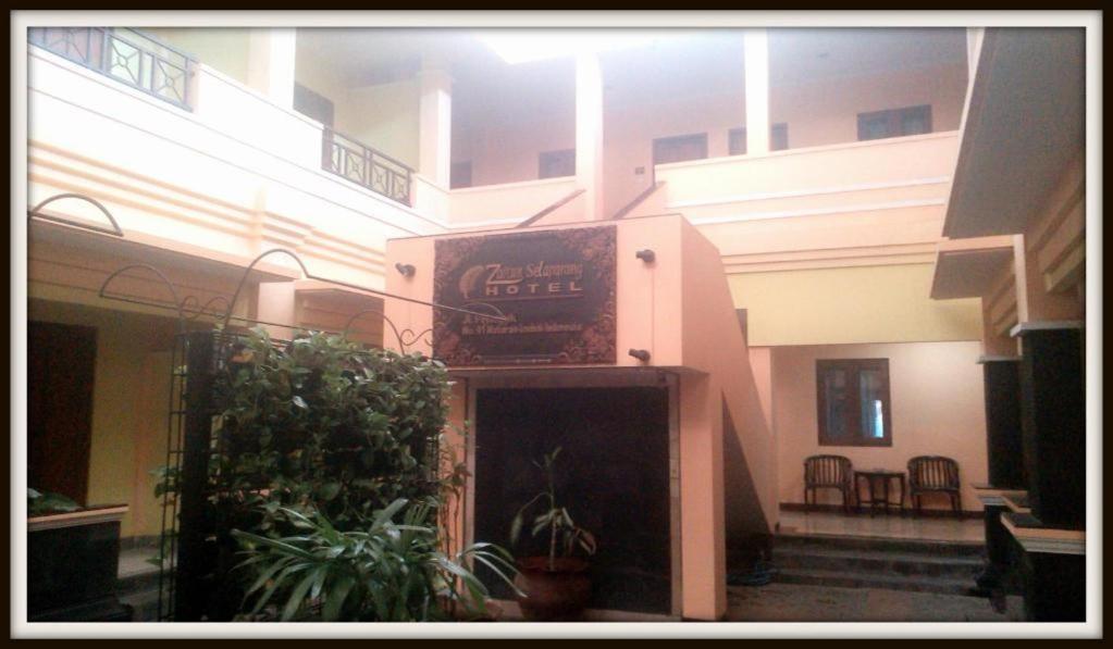 Hotel Zaitun Selaparang Lombok Extérieur photo