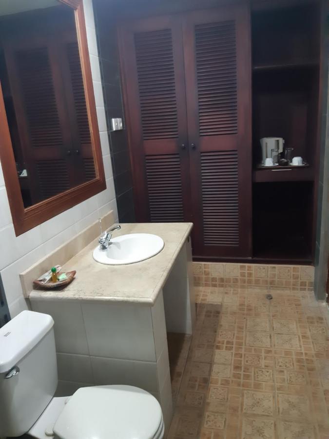 Hotel Zaitun Selaparang Lombok Extérieur photo
